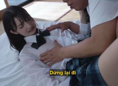 Bố dượng không còn kiềm được trước cô con gái trong bộ đồng phục bị ướt mưa Bố dượng không còn kiềm được trước cô con gái trong bộ đồng phục bị ướt mưa