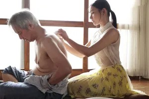 Nàng dâu xinh đẹp về quê chăm sóc bố Chồng yêu nhưng bố đã thiếu thốn quá lâu Nàng dâu xinh đẹp về quê chăm sóc bố Chồng yêu nhưng bố đã thiếu thốn quá lâu